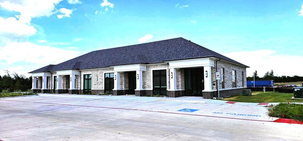 1630 W Prosper Trl, Prosper, TX à louer - Photo de l’immeuble – Image 3 sur 27