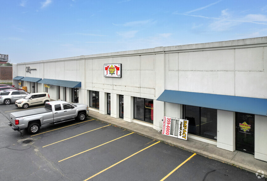9503 E Washington St, Indianapolis, IN à vendre - Photo de l’immeuble – Image 2 sur 25
