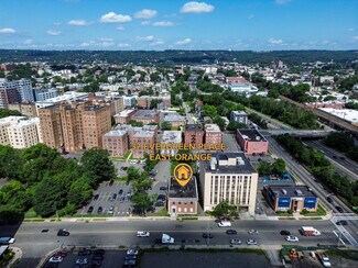 Plus de détails pour 37 Evergreen Pl, East Orange, NJ - Spécialisé à vendre