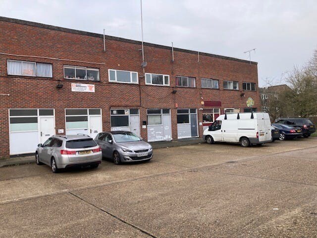 108-109 Liscombe, Bracknell à louer - Photo de l’immeuble – Image 1 sur 4