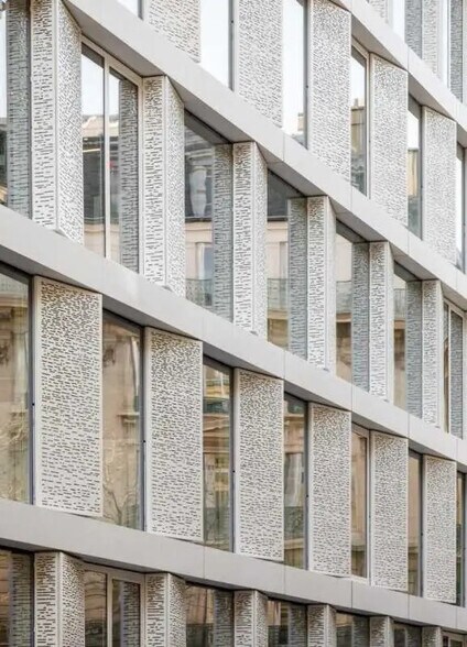 31 Rue Du Colisée, Paris à louer - Photo de l’immeuble – Image 2 sur 9