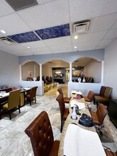 3145 E Chandler Blvd, Phoenix, AZ à louer Photo intérieure– Image 2 sur 4