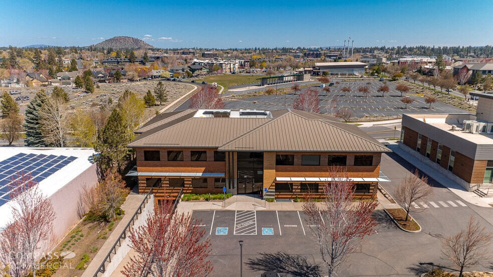 123 SW Columbia St, Bend, OR à louer - Photo principale – Image 1 sur 9