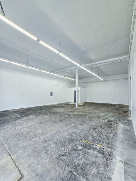 707-711 E 10th St, Los Angeles, CA à louer - Photo intérieure – Image 2 sur 4