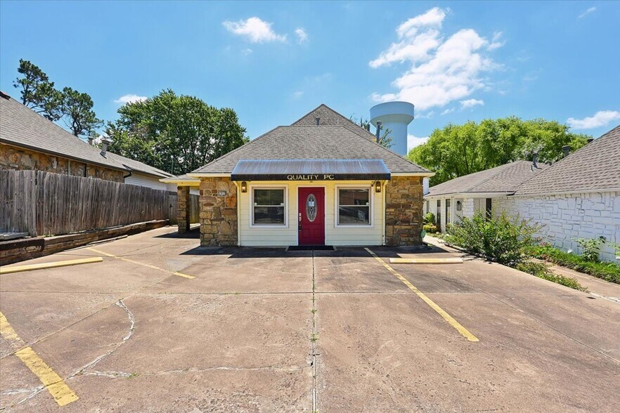 4940 E 73rd St, Tulsa, OK à vendre - Photo de l’immeuble – Image 3 sur 44