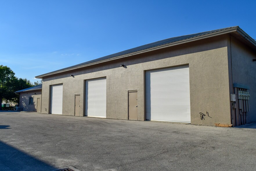 17161 Alico Center Rd, Fort Myers, FL à louer - Photo de l’immeuble – Image 3 sur 9