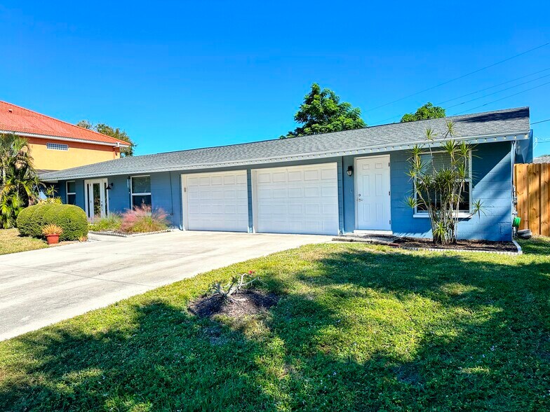 2131 Montclair Dr, Sarasota, FL à vendre - Photo de l’immeuble – Image 2 sur 8