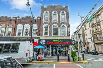 4419 Bergenline Ave, Union City, NJ à louer Photo de l’immeuble– Image 1 sur 14