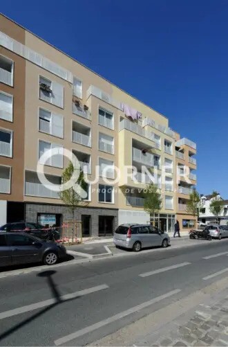 Local commercial dans Ivry-sur-Seine à vendre - Photo de l’immeuble – Image 1 sur 5