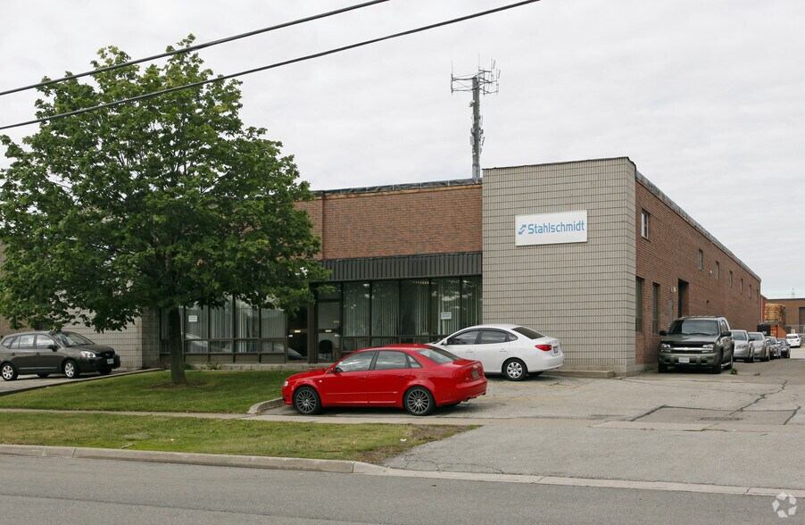 5208 Everest Dr, Mississauga, ON à louer - Photo de l’immeuble – Image 2 sur 2