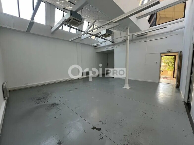 Bureau dans Lyon à louer - Photo de l’immeuble – Image 3 sur 9