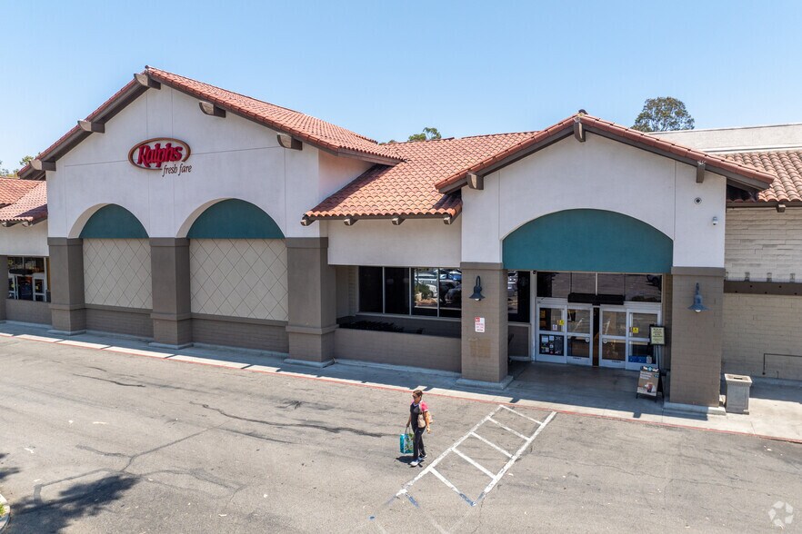 1500-1530 N Moorpark Rd, Thousand Oaks, CA à vendre - Photo de l’immeuble – Image 2 sur 7
