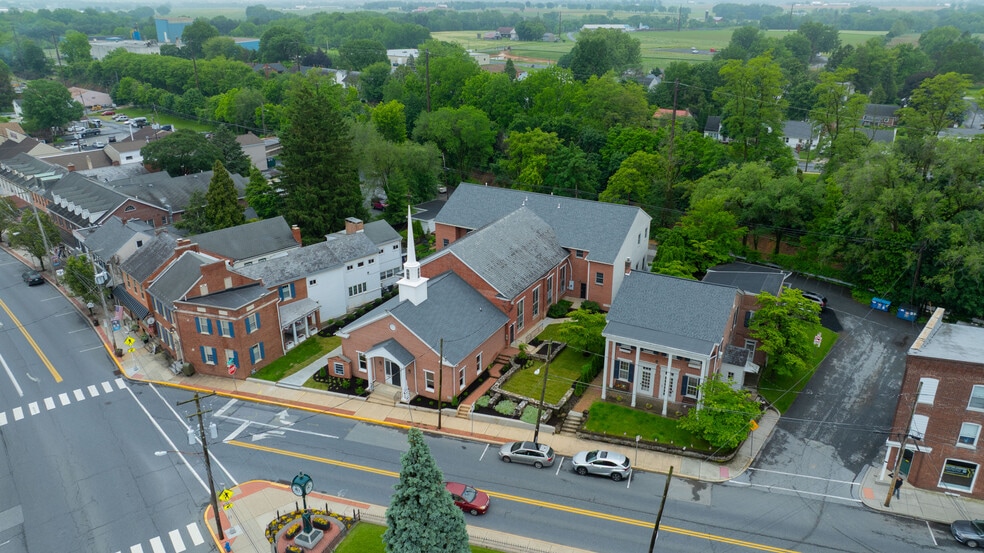 9 Marietta Ave, Mount Joy, PA à louer - Photo de l’immeuble – Image 2 sur 28