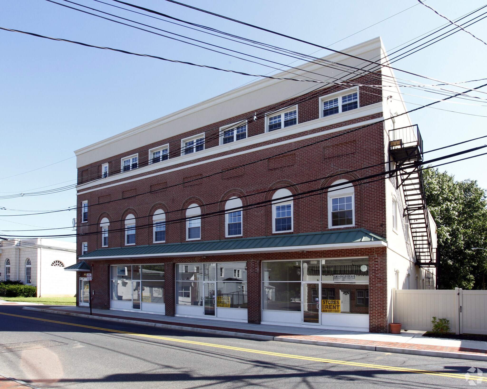 424 Cooper St, Beverly, NJ à louer Photo principale– Image 1 sur 4