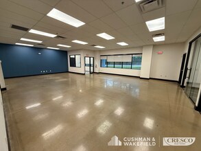 7635 Hub Pky, Valley View, OH à louer Photo intérieure– Image 1 sur 5