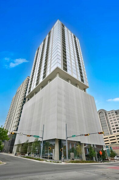 313 W 17th St, Austin, TX à vendre - Photo de l’immeuble – Image 2 sur 14