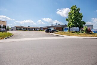 Plus de détails pour 2740A Slough St, Mississauga, ON - Industriel/Logistique à vendre