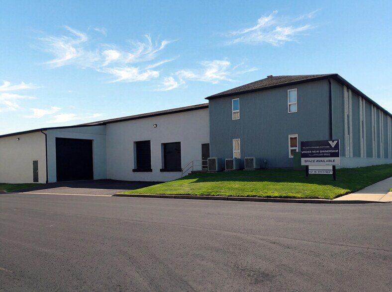 821 W 5th St, Lansdale, PA à louer - Photo de l’immeuble – Image 3 sur 9