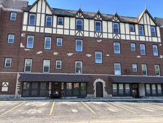 Plus de détails pour 8001 Edgewater Rd, North Riverside, IL - Logement à vendre