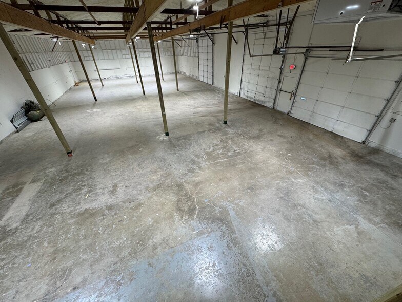 415 S Kansas Ave, Olathe, KS à louer - Photo de l’immeuble – Image 2 sur 22