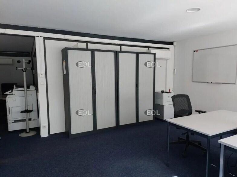 Bureau dans Nîmes à louer - Photo de l’immeuble – Image 3 sur 5