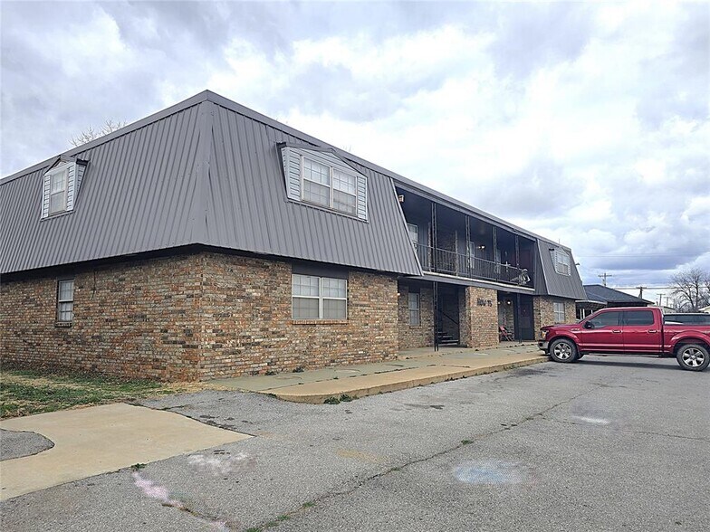 415 Harmon Ave, Watonga, OK à vendre - Photo principale – Image 1 sur 28