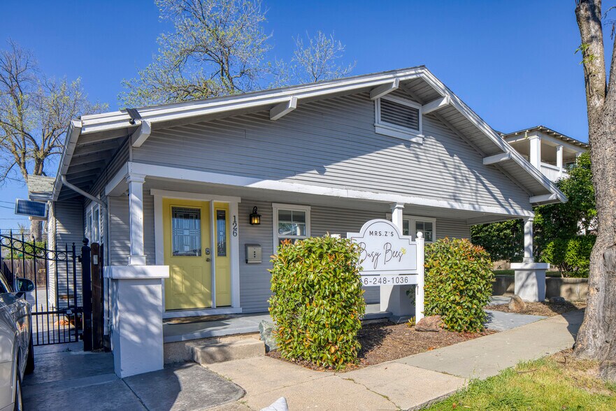 126 Grove St, Roseville, CA à vendre - Photo principale – Image 1 sur 10