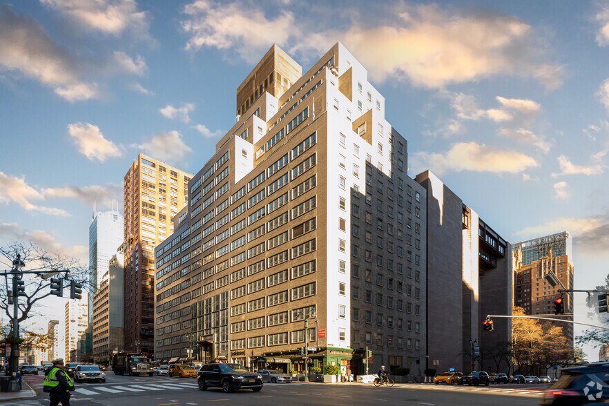 800 Second Ave, New York, NY à vendre - Photo de l’immeuble – Image 3 sur 3