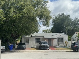 655 NE 80th St, Miami FL - Immobilier d'entreprise