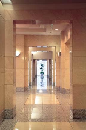 225 W Broadway, Glendale, CA à louer - Hall d’entrée – Image 3 sur 16
