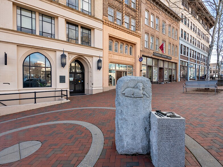 22 S Pack Sq, Asheville, NC à louer - Photo de l’immeuble – Image 1 sur 18