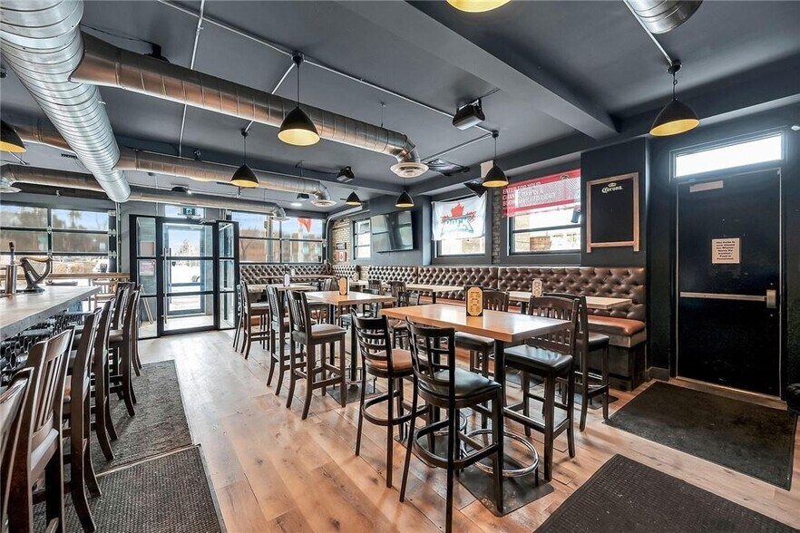 737 Barton St E, Hamilton, ON à vendre - Photo de l’immeuble – Image 2 sur 14