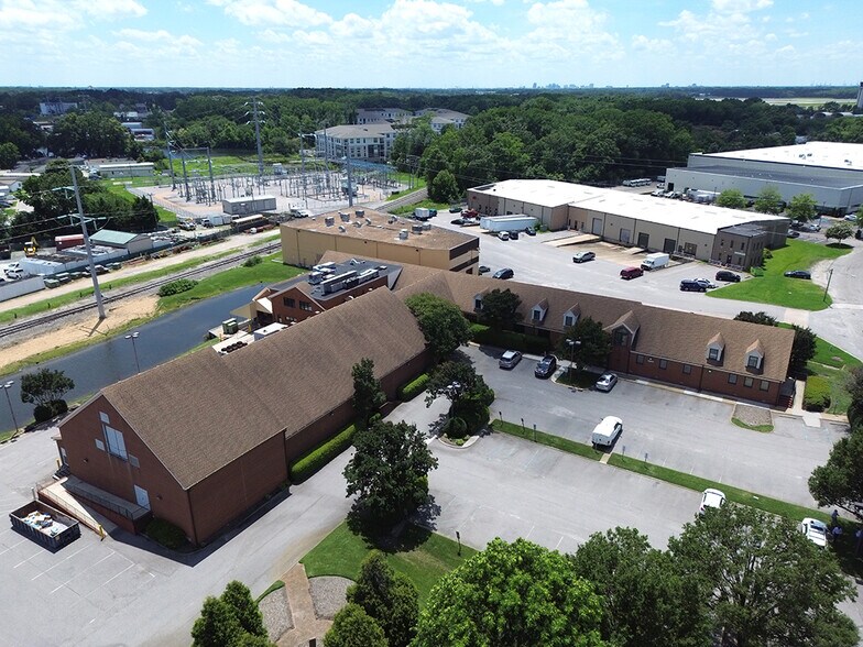 5809 Ward Ct, Virginia Beach, VA à vendre - Photo de l’immeuble – Image 2 sur 6