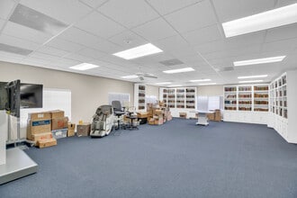 2058 14th Ave, Vero Beach, FL à louer Photo de l’immeuble– Image 1 sur 7