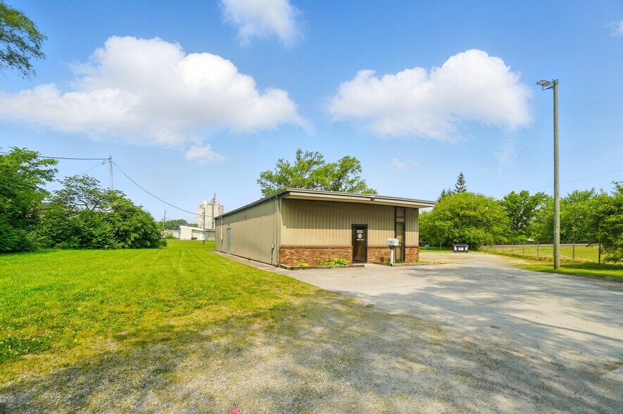 1007 N Center St, Lima, OH à vendre - Photo de l’immeuble – Image 3 sur 22