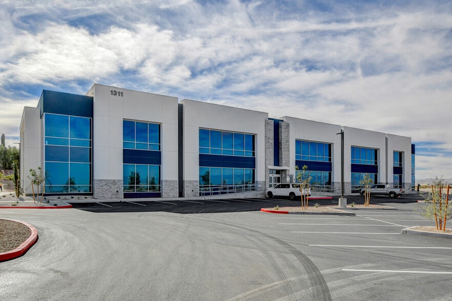 1311 Seven Hills Dr, Henderson, NV à vendre - Photo de l’immeuble – Image 1 sur 7