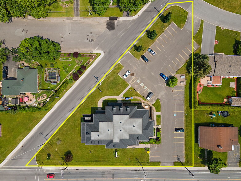210 Rue Lewis O, Waterloo, QC à vendre - Photo de l’immeuble – Image 3 sur 55