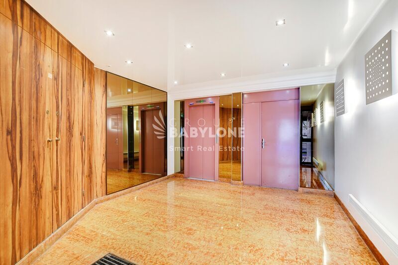 Bureau dans Issy-les-Moulineaux à vendre - Hall d’entrée – Image 3 sur 11
