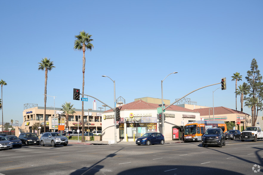 3974-3998 S Figueroa St, Los Angeles, CA à louer - Photo de l’immeuble – Image 1 sur 5