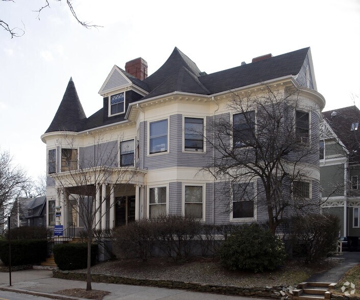 295 Angell St, Providence, RI à louer - Photo de l’immeuble – Image 3 sur 10