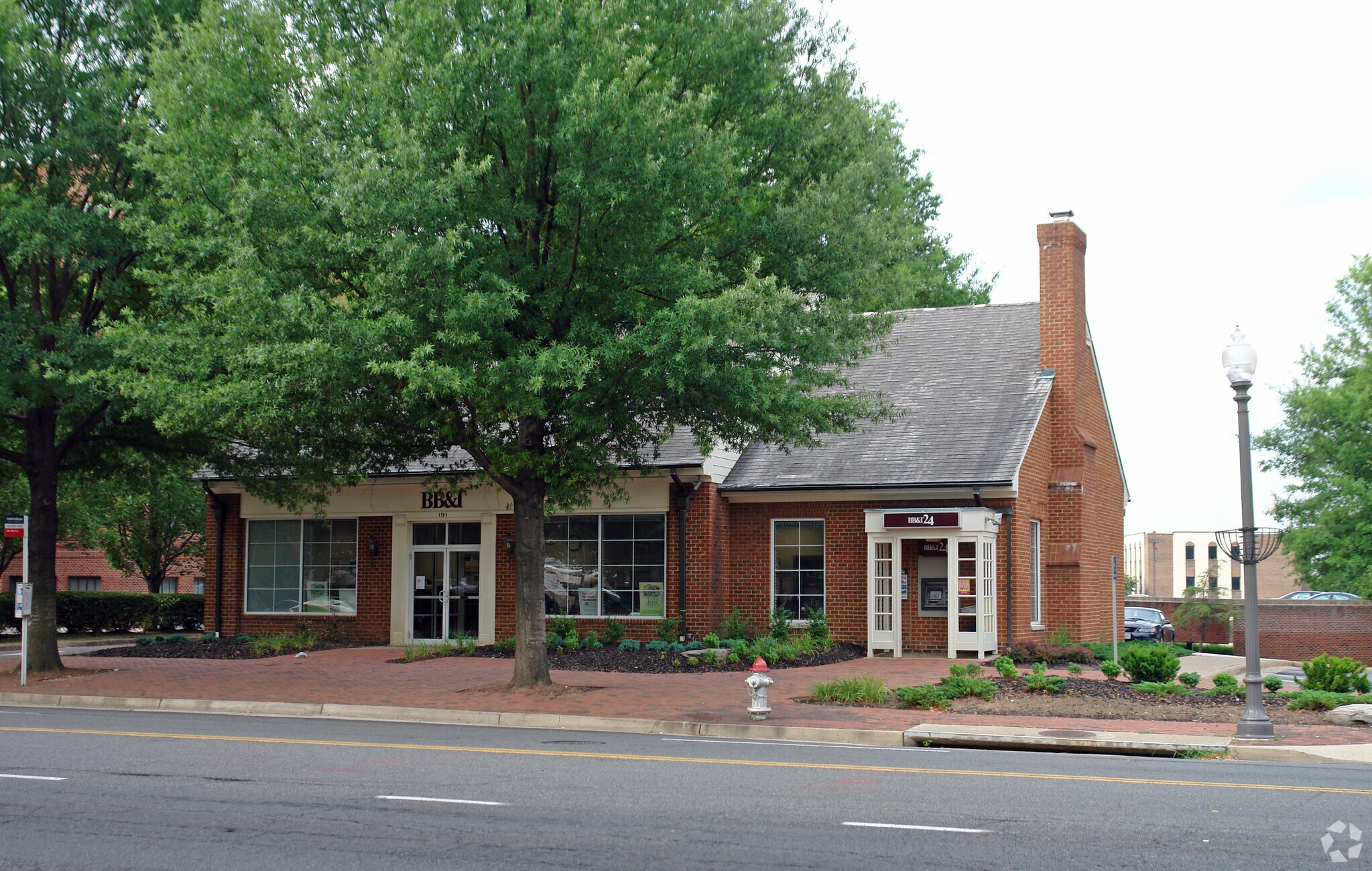 191 W Broad St, Falls Church, VA à louer Photo principale– Image 1 sur 4