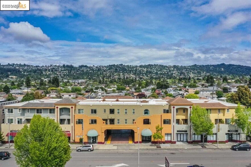 727 San Pablo Ave, Albany, CA à vendre - Photo principale – Image 1 sur 9