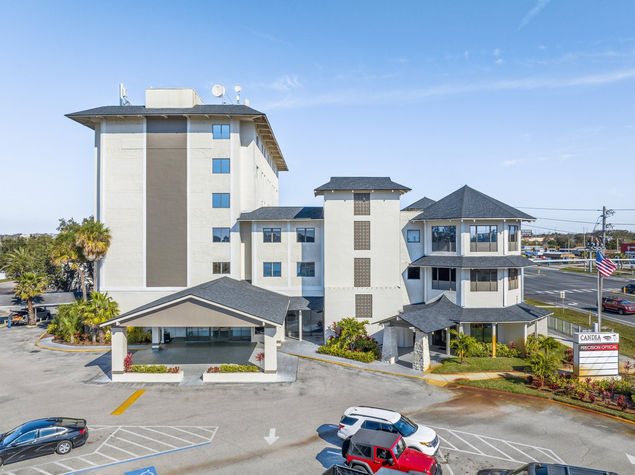 2435-2437 US Highway 19, Holiday, FL à louer Photo principale– Image 1 sur 19