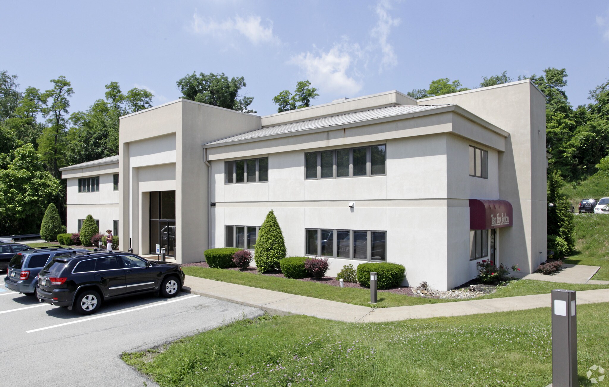 4731 Route 30, Greensburg, PA à louer Photo principale– Image 1 sur 29