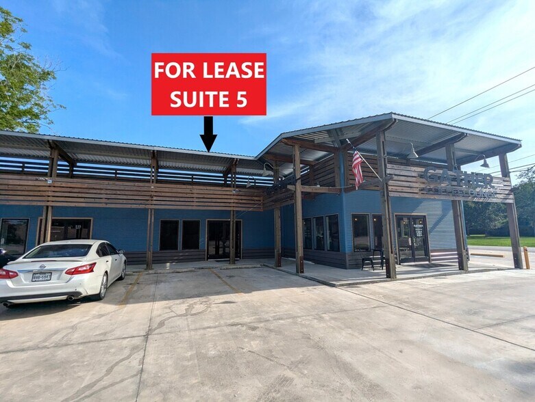 115 W 105, Sour Lake, TX à louer - Photo de l’immeuble – Image 1 sur 2
