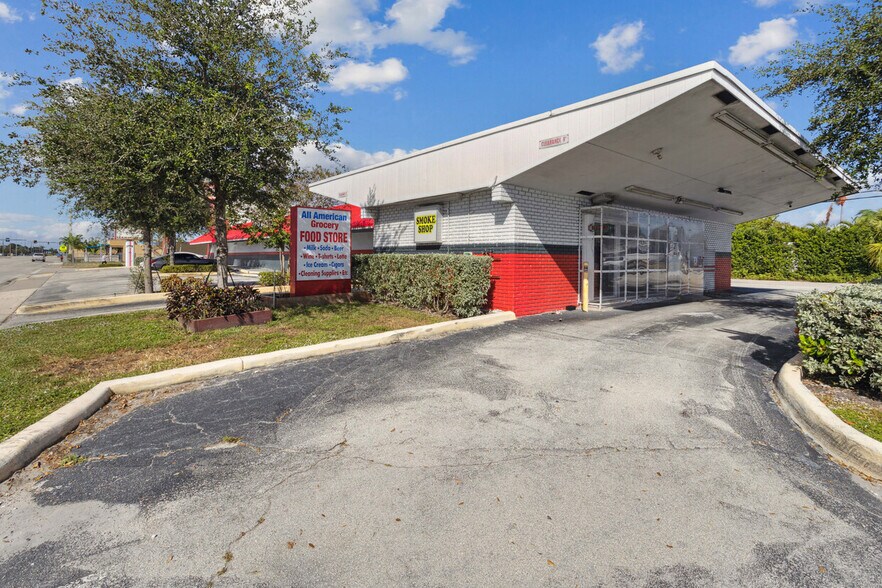 1631 E Sample Rd, Pompano Beach, FL à vendre - Photo de l’immeuble – Image 2 sur 9