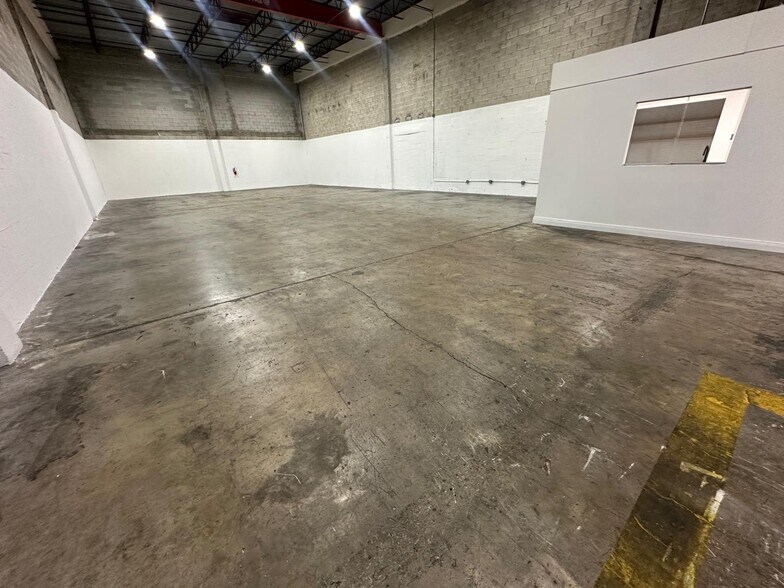 1700-1744 NW 82nd Ave, Doral, FL à louer - Photo de l’immeuble – Image 2 sur 7