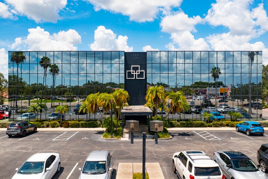 3665 Bee Ridge Rd, Sarasota, FL à louer - Photo de l’immeuble – Image 2 sur 7