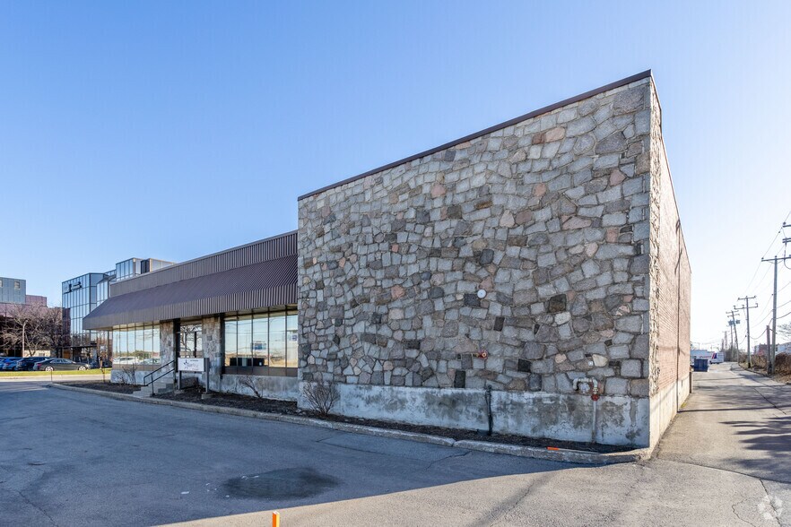 6830-6848 Ch de la Côte-de-Liesse, Montréal, QC à louer - Photo de l’immeuble – Image 2 sur 3
