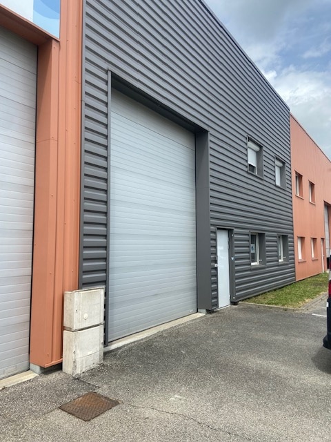 Industriel/Logistique dans Lentilly à vendre Photo de l’immeuble– Image 1 sur 12